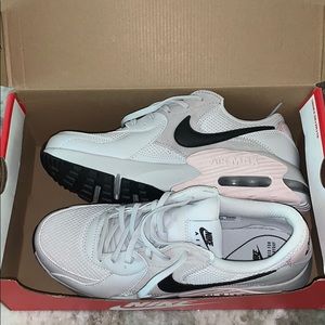 Women’s Nike air max sneakers